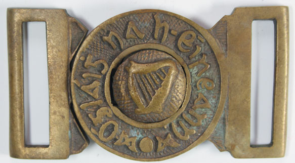 1913-19: Irish Volunteer collection including belt buckle and officer's rank trefoil at Whyte's Auctions