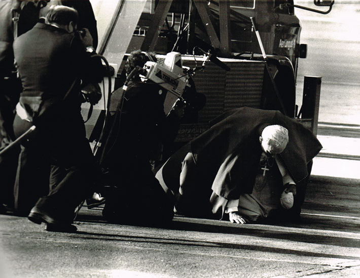 1979: Pope John Paul II visit to Ireland press photographs collection at Whyte's Auctions