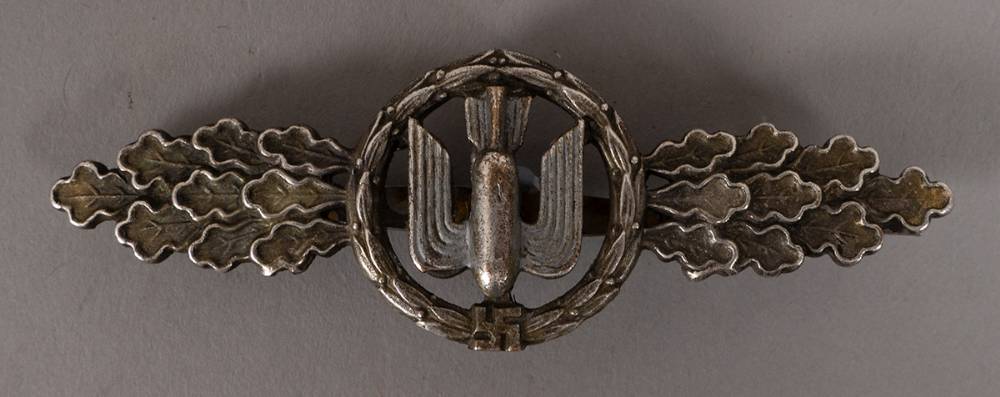 1939-1945 Luftwaffe Squadron Clasp for Bomber Pilots, silver grade. at Whyte's Auctions