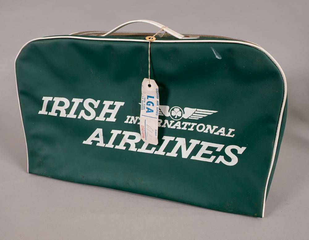 Aer Lingus International Airlines flight bag, 1960s. at Whyte's Auctions