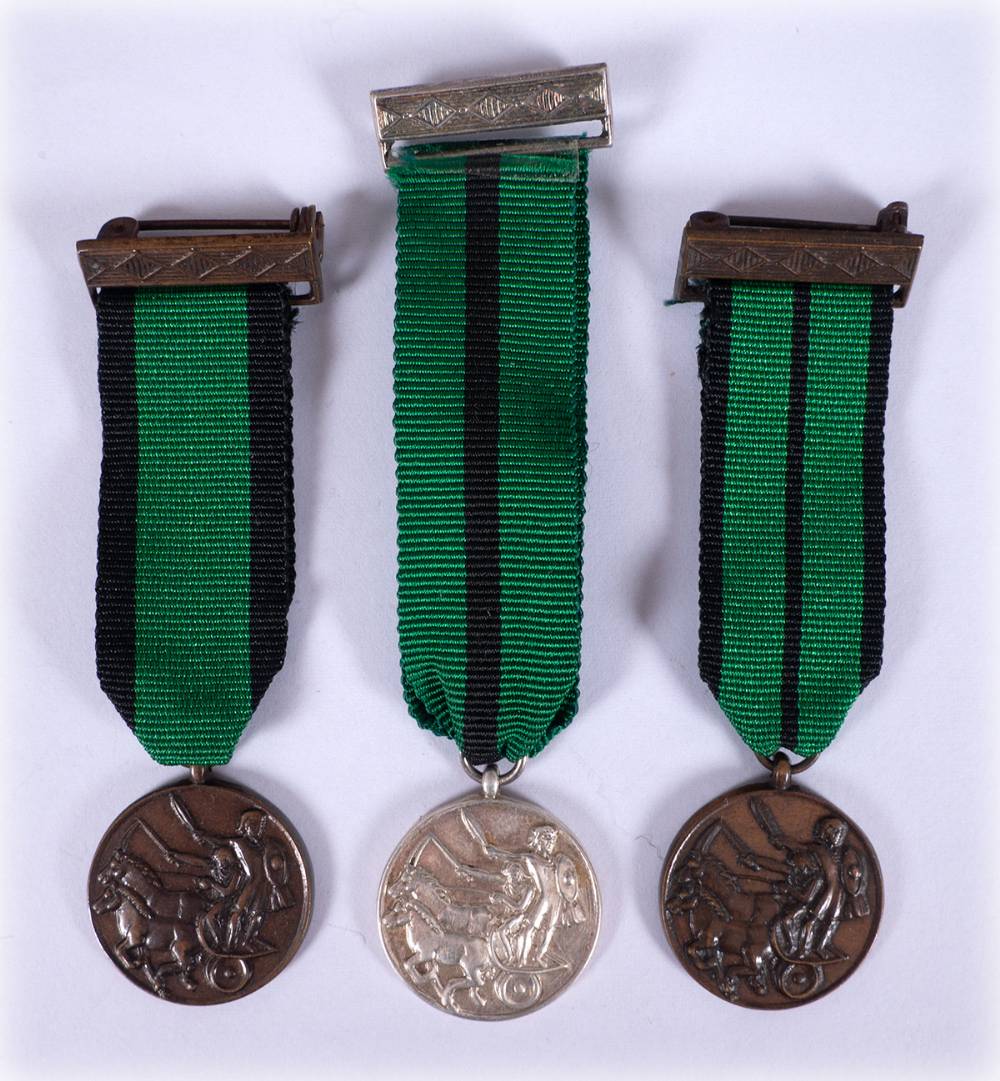 Irish Defence Forces Distinguished Service Medal, miniatures (3) at Whyte's Auctions